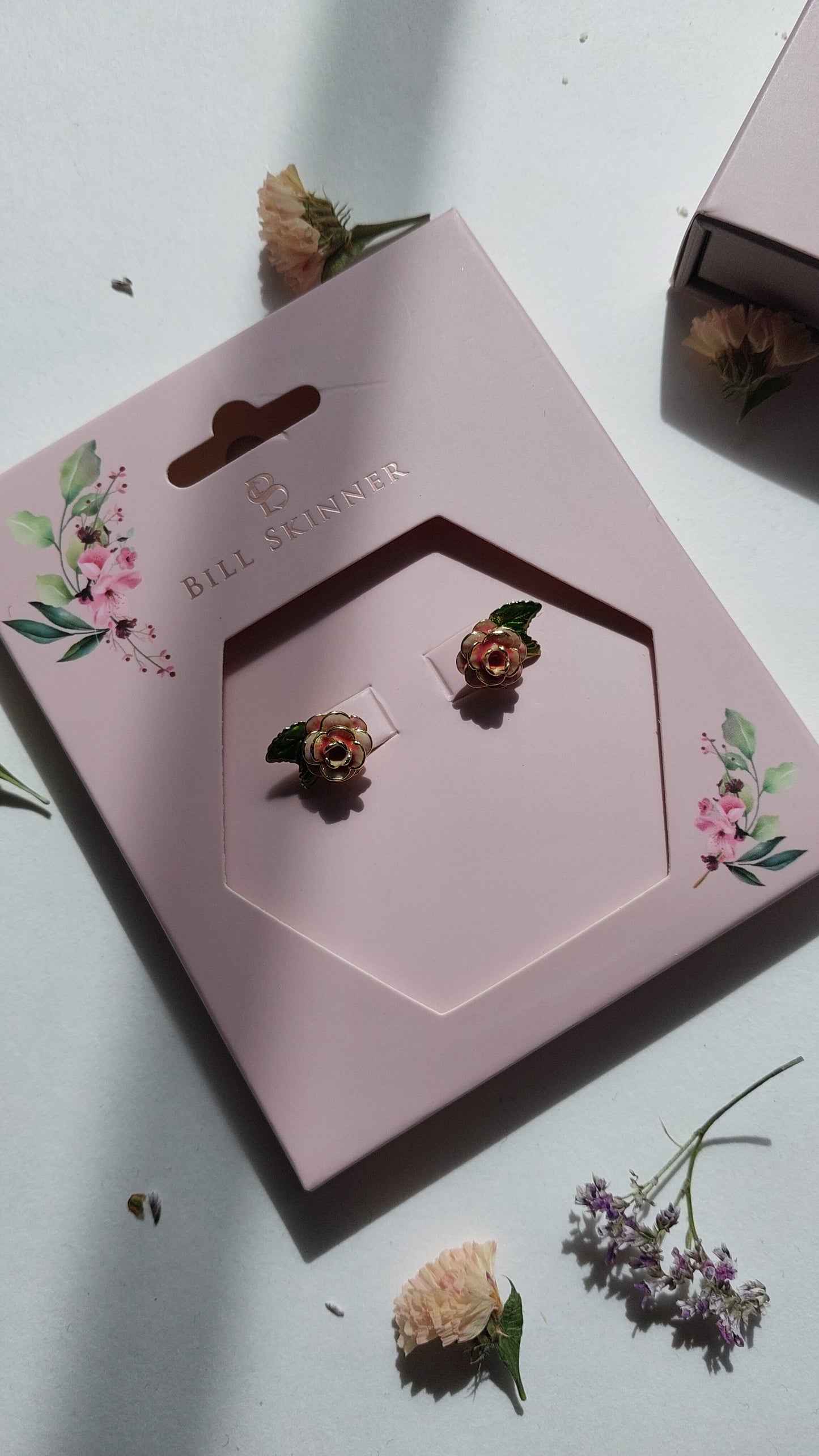 Bill Skinner Vintage Rose Studs -nappikorvakorut